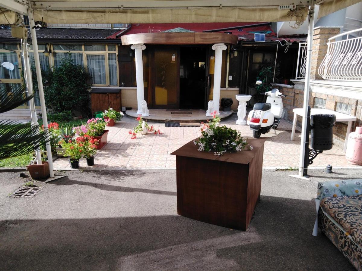 Hotel La Carina Grottaminarda Ngoại thất bức ảnh