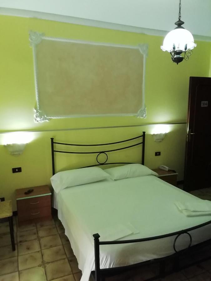 Hotel La Carina Grottaminarda Ngoại thất bức ảnh