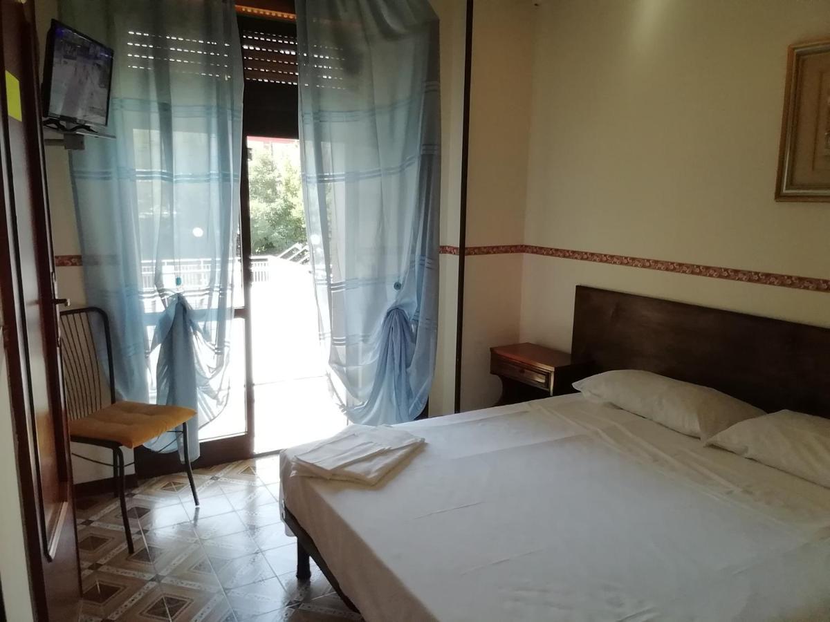 Hotel La Carina Grottaminarda Ngoại thất bức ảnh